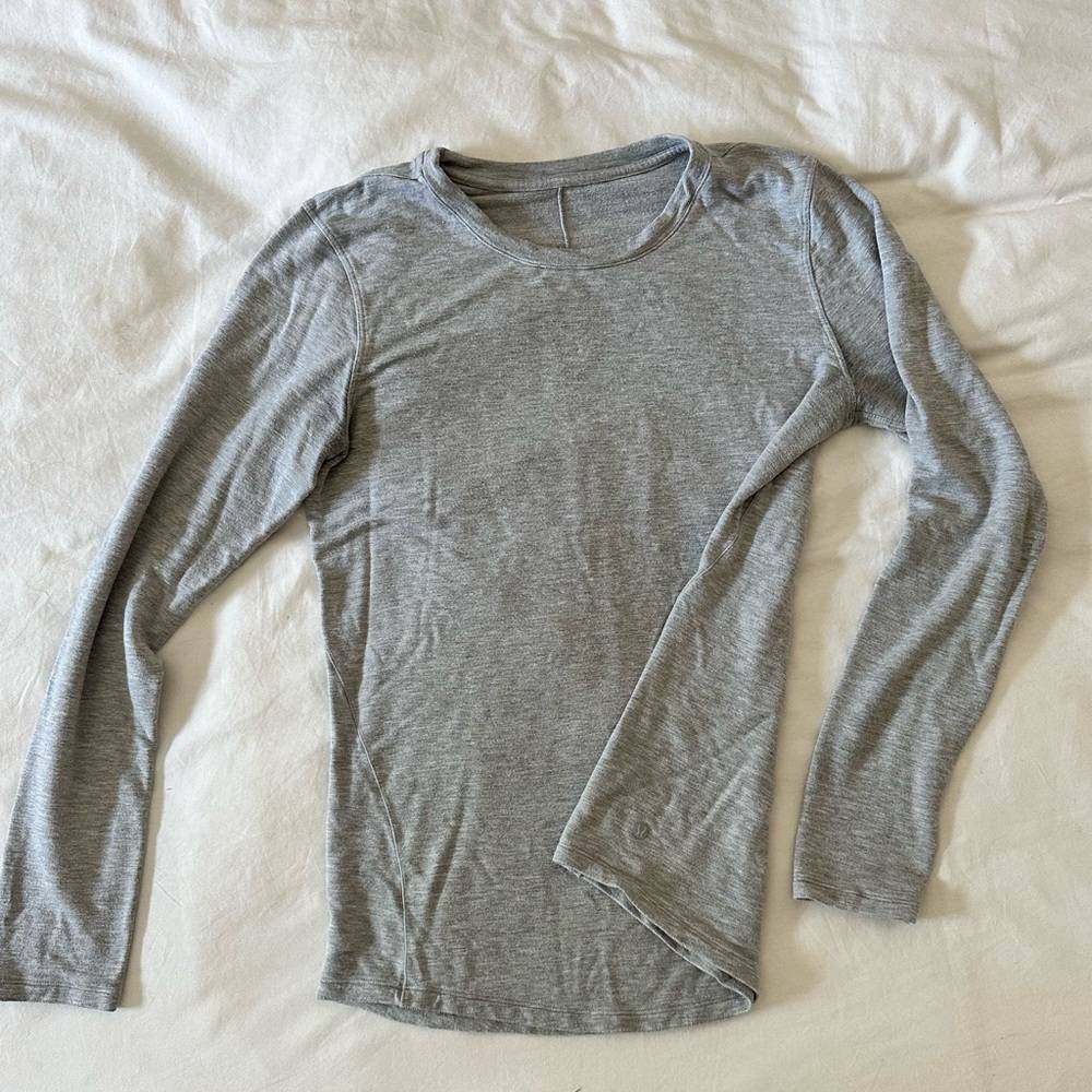 lululemon Long sleeve gray shirt